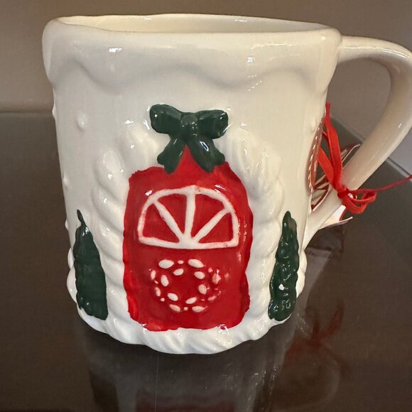 Peppermint & Pine Red Door w/wreath green Bow Frosting Trimmed Mug NWT 2025 - Picture 2 of 6
